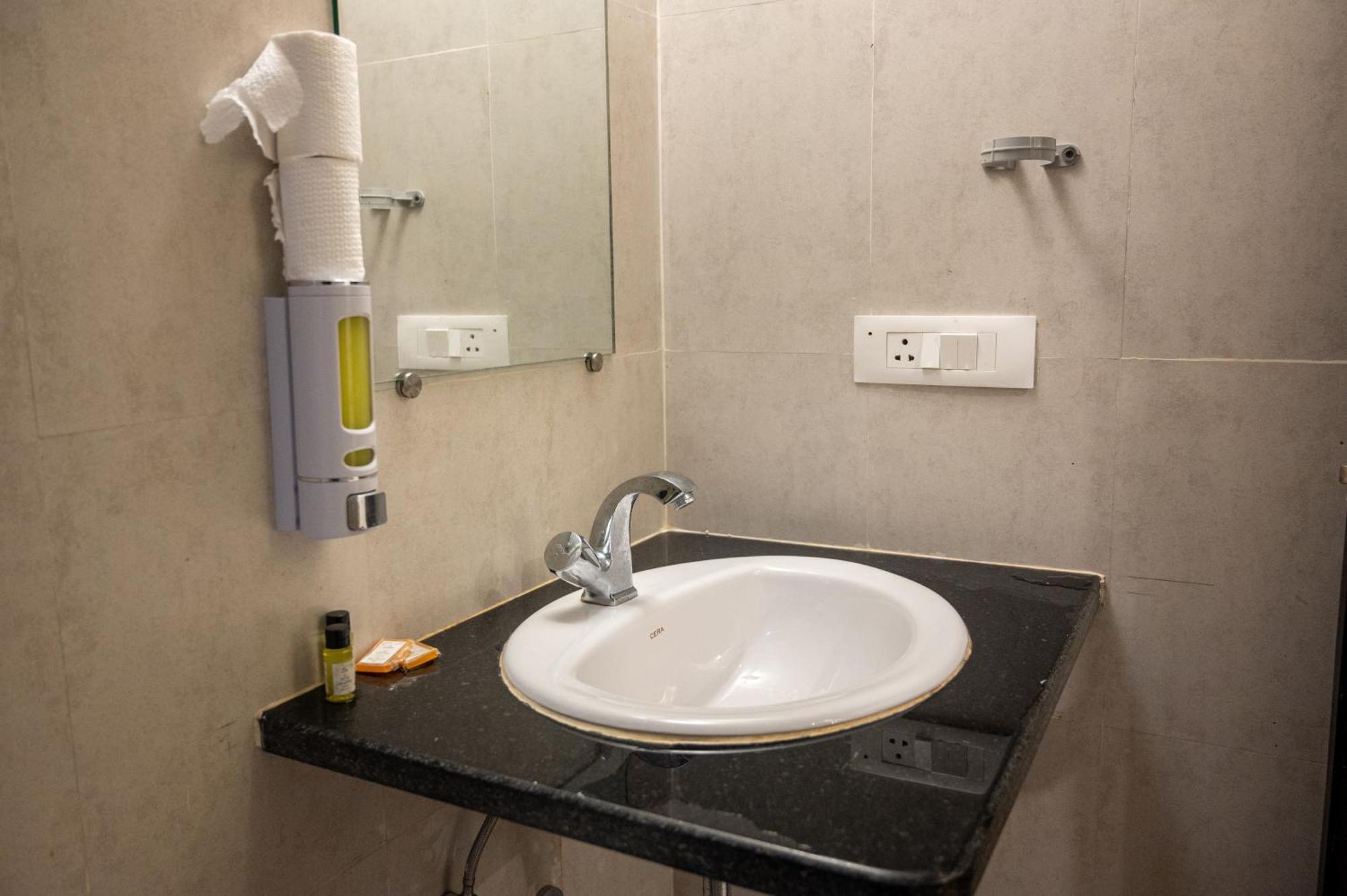 Ronnie'S Studio Apartment آربورا المظهر الخارجي الصورة